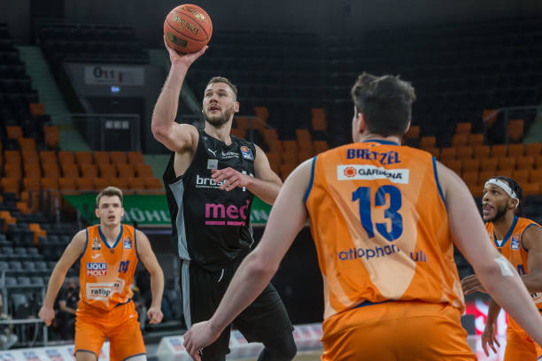 意天空：那不勒斯报价努涅斯总额为4740万镑，提供10万镑周薪.